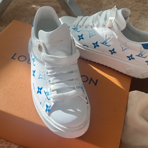 Lv time out sneaker gentle used - Picture 2 of 2